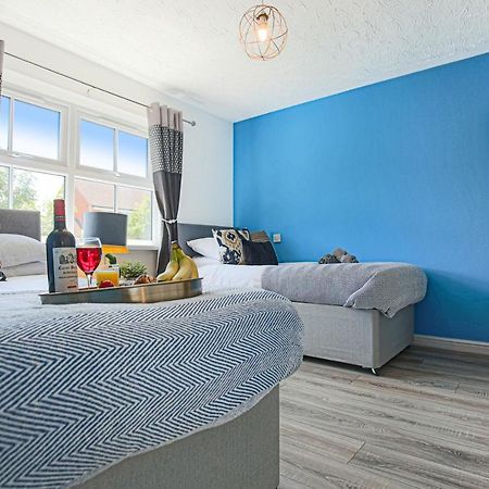 Delightful 2 Bed Apartment For Bicester Outlet Shopping By Platinum Key Properties Kültér fotó