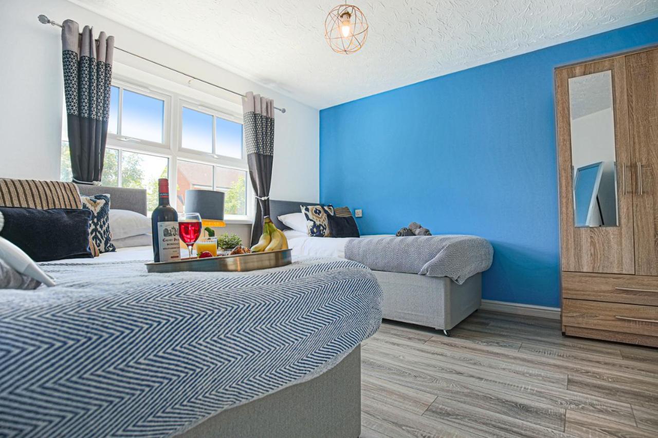 Delightful 2 Bed Apartment For Bicester Outlet Shopping By Platinum Key Properties Kültér fotó