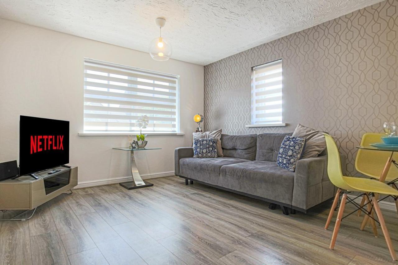 Delightful 2 Bed Apartment For Bicester Outlet Shopping By Platinum Key Properties Kültér fotó