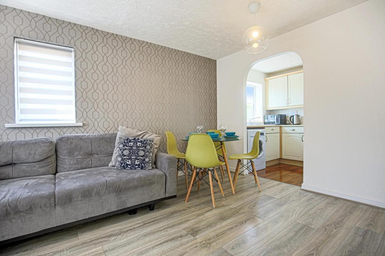 Delightful 2 Bed Apartment For Bicester Outlet Shopping By Platinum Key Properties Kültér fotó