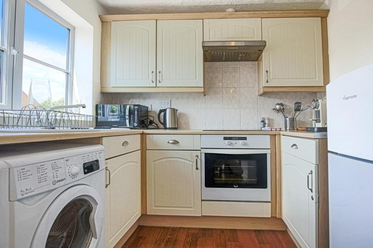 Delightful 2 Bed Apartment For Bicester Outlet Shopping By Platinum Key Properties Kültér fotó
