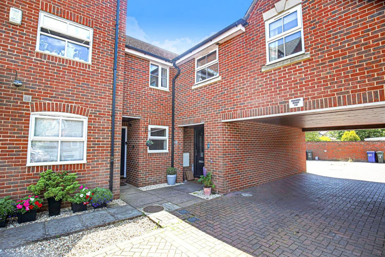 Delightful 2 Bed Apartment For Bicester Outlet Shopping By Platinum Key Properties Kültér fotó